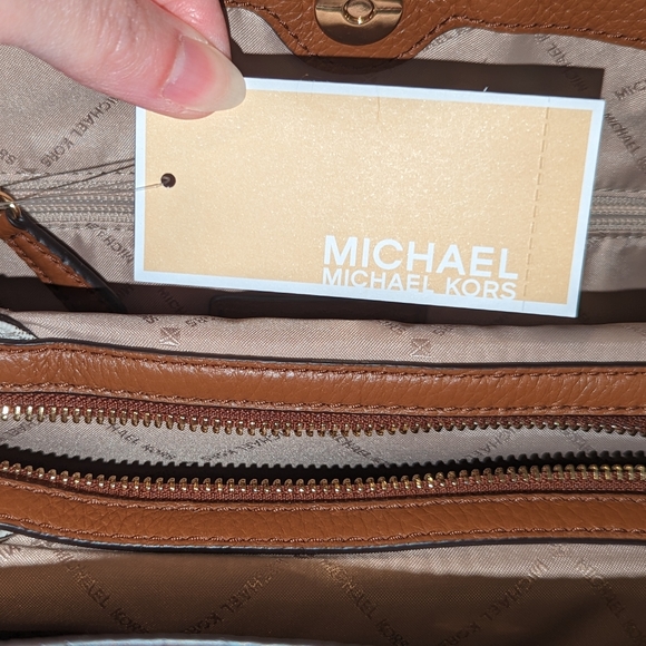 Michael Kors purse - Picture 7 of 12